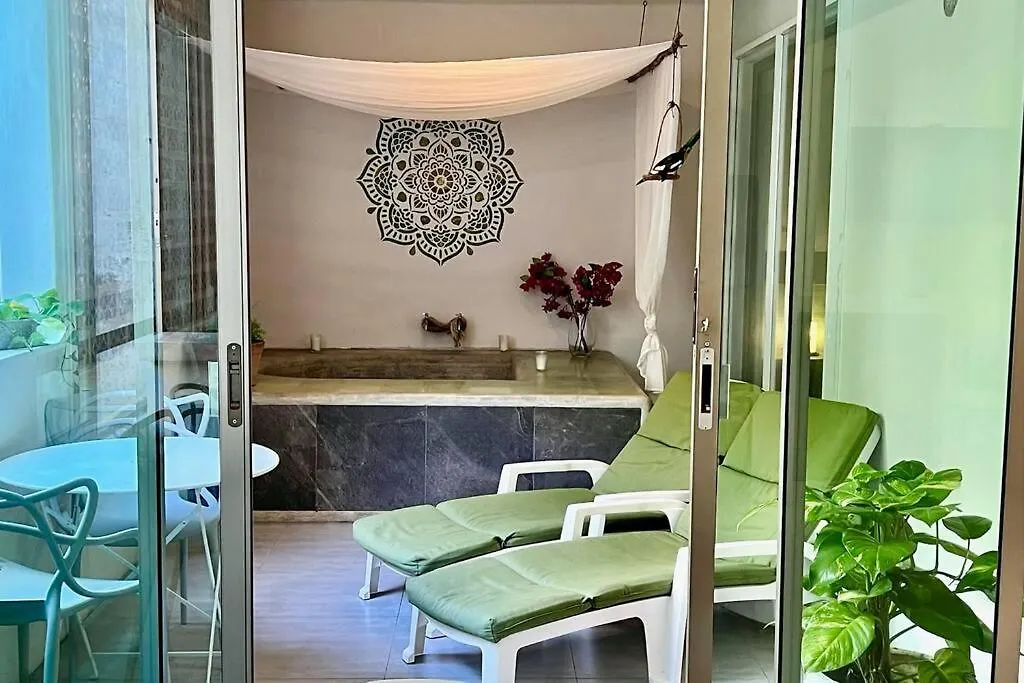 Huge Jungle Condo1 Block To 5Th, Clubs & Beach Playa del Carmen Mexiko