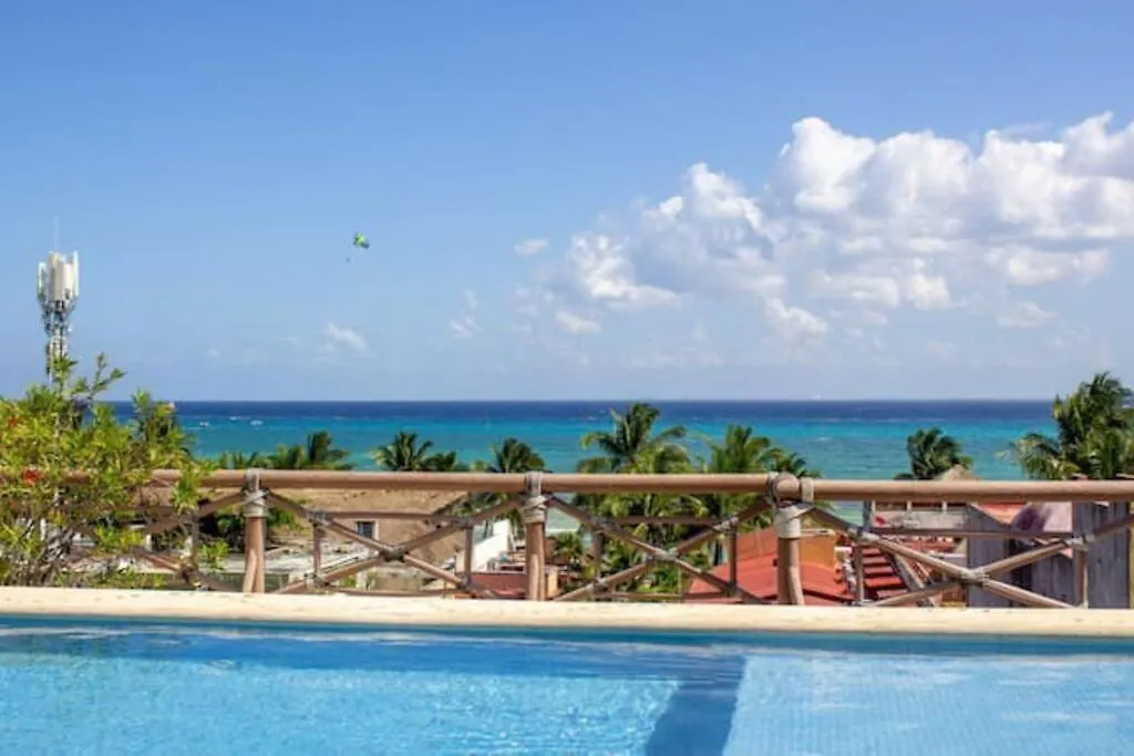 Apartment Huge Jungle Condo1 Block To 5Th, Clubs & Beach Playa del Carmen