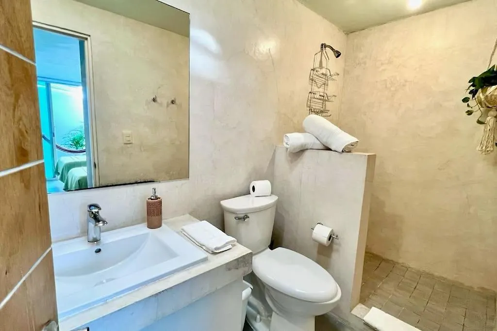 Huge Jungle Condo1 Block To 5Th, Clubs & Beach Playa del Carmen Apartment