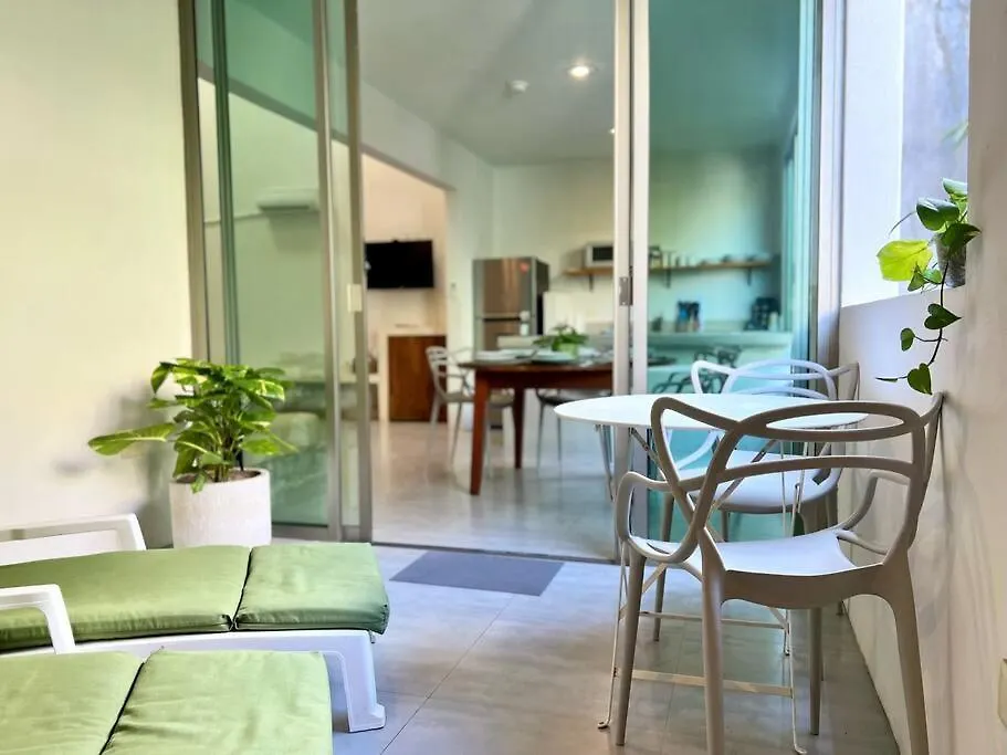Apartment Huge Jungle Condo1 Block To 5Th, Clubs & Beach Playa del Carmen