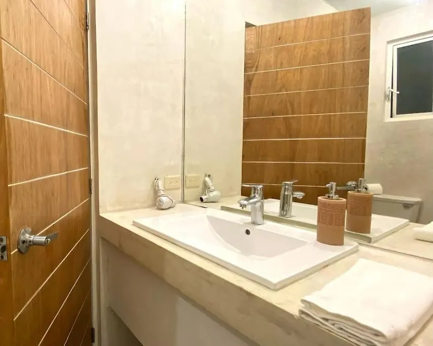 Apartment Huge Jungle Condo1 Block To 5Th, Clubs & Beach Playa del Carmen
