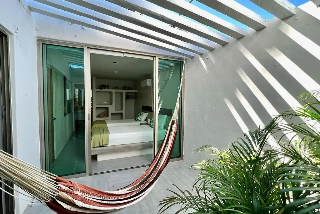 Huge Jungle Condo1 Block To 5Th, Clubs & Beach Playa del Carmen Apartment