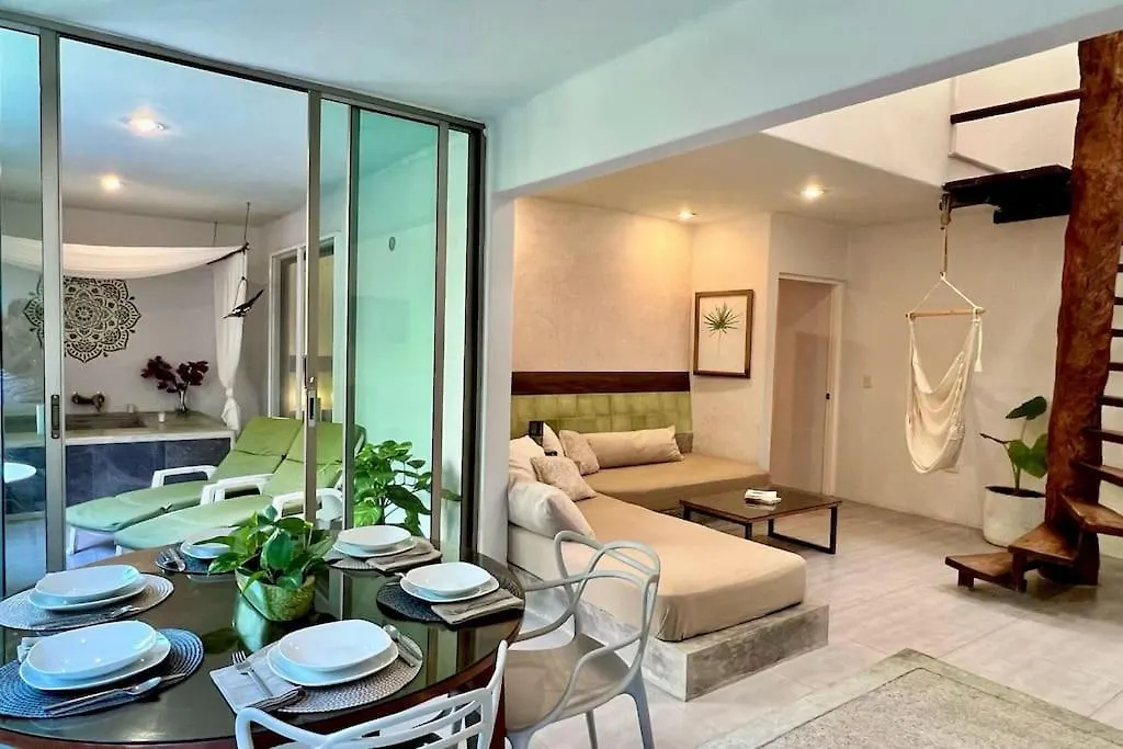 Huge Jungle Condo1 Block To 5Th, Clubs & Beach Playa del Carmen Apartment