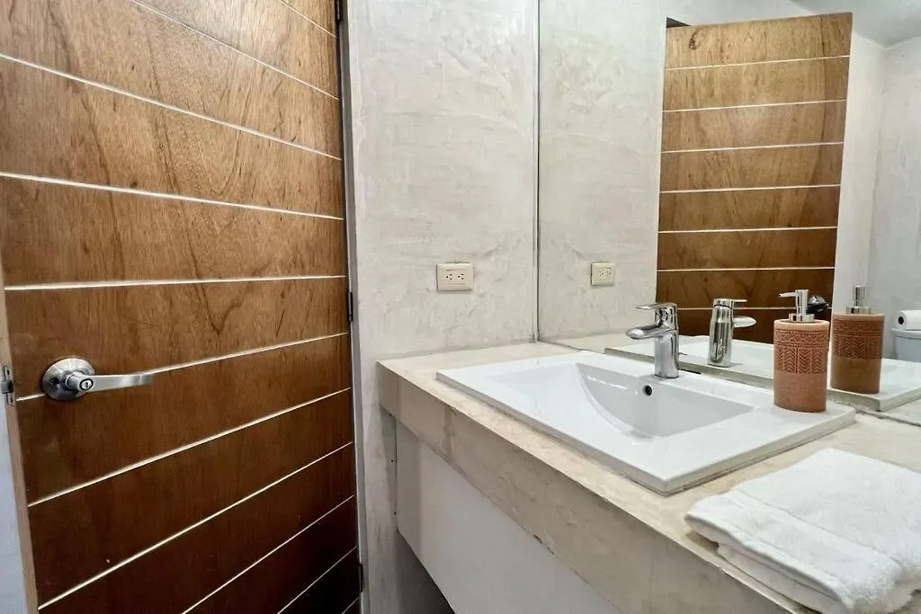 Huge Jungle Condo1 Block To 5Th, Clubs & Beach Playa del Carmen Mexico
